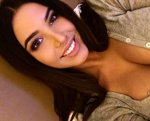 Девушка Тимати насмешила подписчиков «приклеенной» рукой