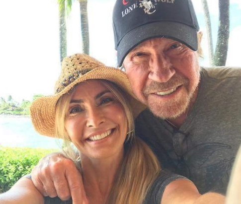 Чак Норрис пожертвовал карьерой ради лечения жены