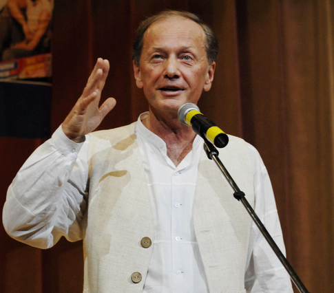 «Чему смеетесь? Над собой смеетесь»: 15 шуток от Михаила Задорнова