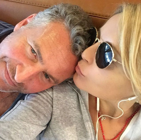 48-летняя Варум прошлась по Бостону без макияжа