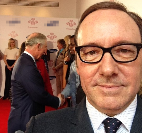 Двое коллег предъявили Кевину Спейси обвинения в домогательствах