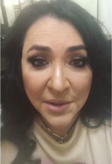 Лолита пристрастилась к спиртному