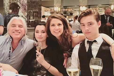 Дочь Хворостовского поделилась кадрами из семейного архива