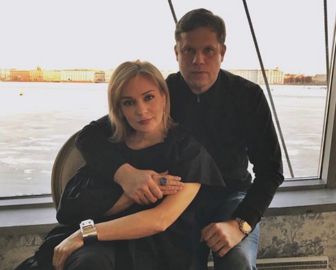 Буланова продолжает жить с бывшим супругом по-соседски