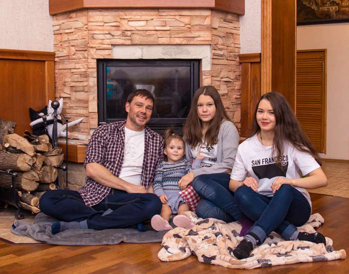Сергей Губанов с дочерьми