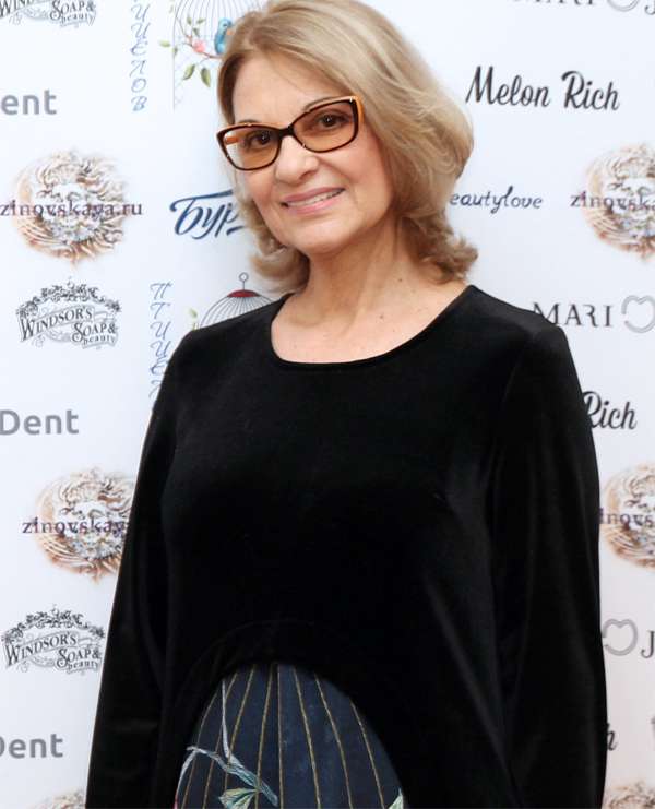 Светлану Тому поклонники "разрывают на кусочки" Светлану Тому поклонники разрывают на кусочки