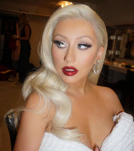 Кристина Агилера превратилась в Барби