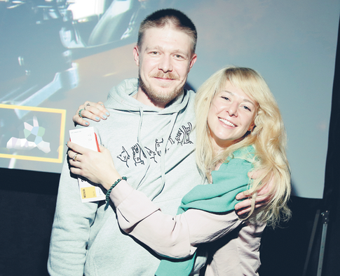 Никита Ефремов вывел в свет красавицу сестру