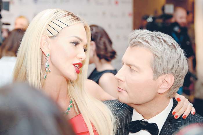 Виктория Лопырева и Николай Басков пока не торопятся с обещанной свадьбой, но явно наслаждаются репутацией яркой парочки