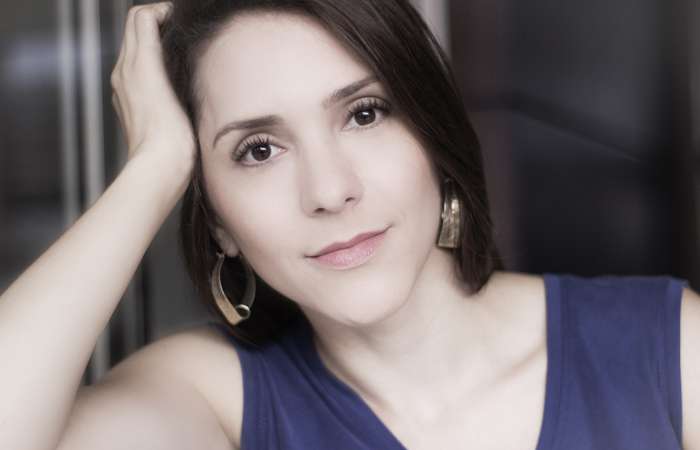 Средний возраст обращающихся за услугой нитевого лифтинга – 40 лет (плюс-минус 10 лет в зависимости от индивидуальных особенностей)