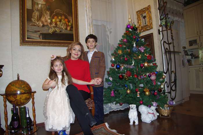 Анетта Орлова с детьми