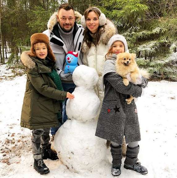 Сергей Жуков с семьей