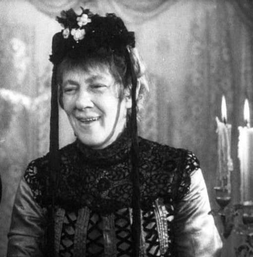 Сатирические роли ей удавались лучше, чем другие