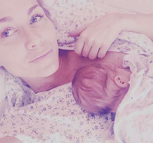 Катя Гордон с новорожденным сыном