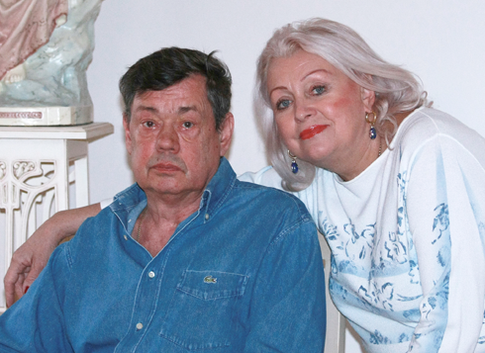 Супруга Караченцова рассказала, как их вытаскивали за ноги из машины