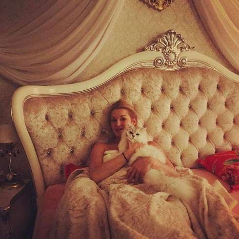 Прощеное воскресенье Анастасии Волочковой и кота Лакки