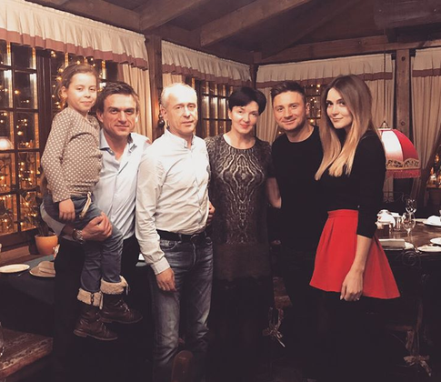 Лазарев приехал на день рождения мамы Топалова