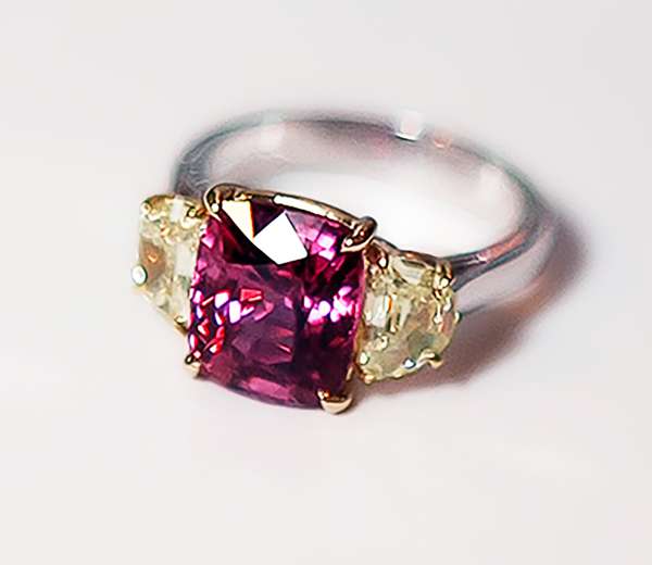 На кольцо для Лениной молодой человек потратил все скопленные деньги