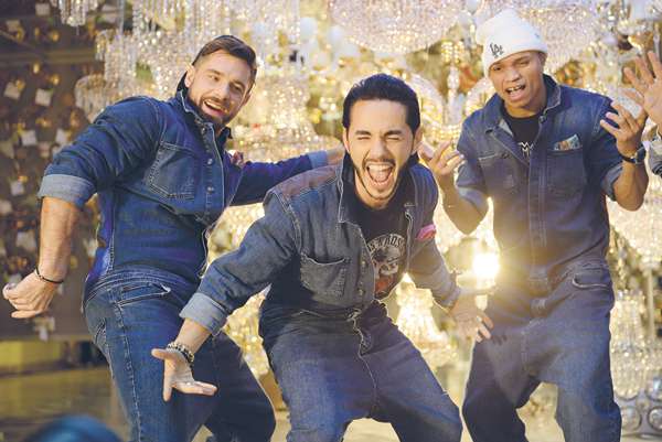 В новом видео Тимур танцует с командой ART DOGS под руководством известного хореографа Игоря Рудника