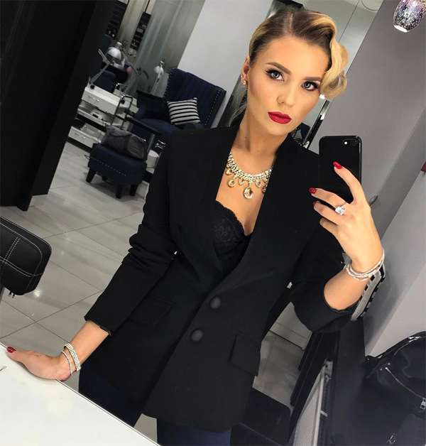 Анна Шульгина