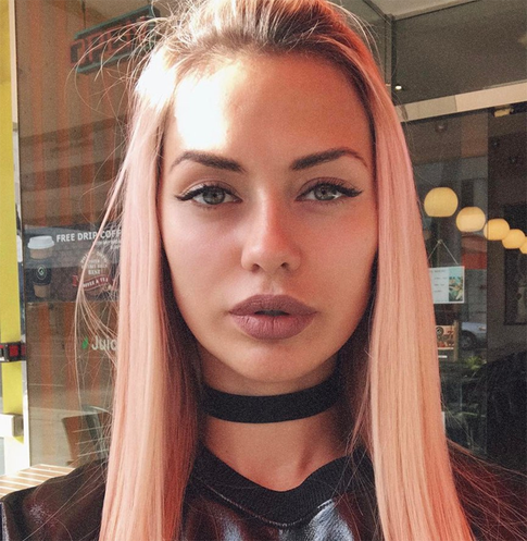 Боня отдала дочь во французскую школу Америки