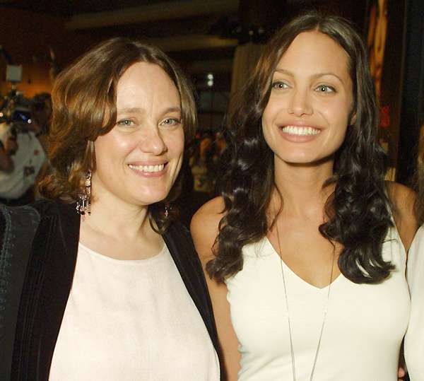 Анджелина Джоли с мамой 
