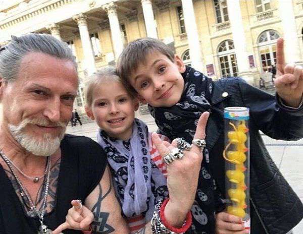 Джигурда с детьми