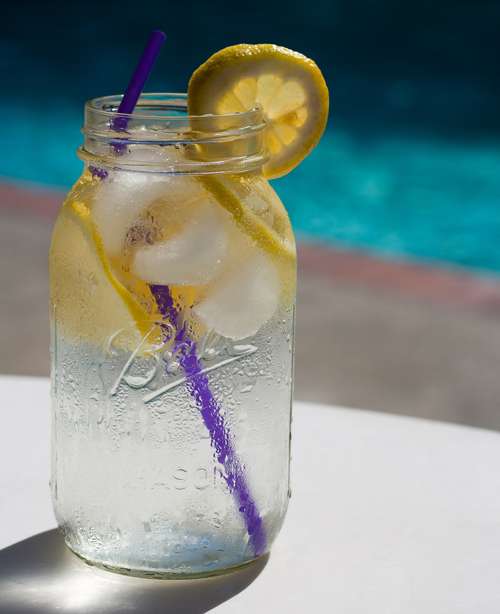 Детокс-диета длится от 5 дней до 2 недель и обязывает пить два-три литра жидкости в день, лучше воду