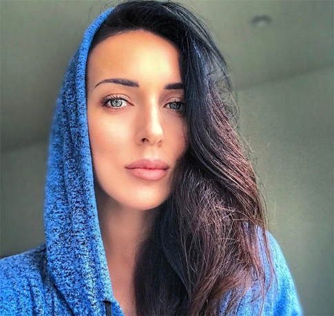 Алсу показала поклонникам своих родных