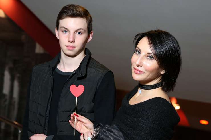 Алика Смехова со старшим сыном 