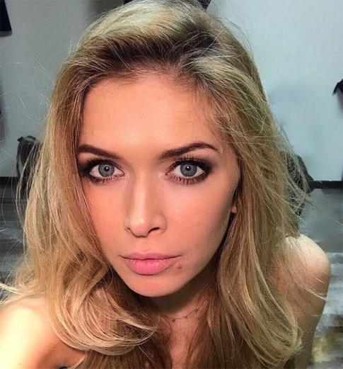 Брежнева показалась в белом платье