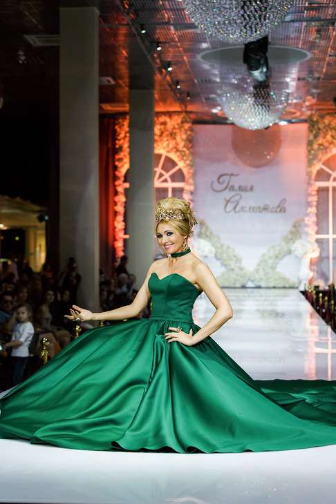 Анжелика Агурбаш блистала в изумрудном платье Анжелика Агурбаш блистала в изумрудном платье