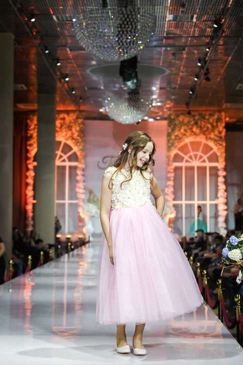 Дочь Юлии Началовой Вера Алдонина вызвала бурю аплодисментов Дочь Юлии Началовой Вера Алдонина вызвала бурю аплодисментов