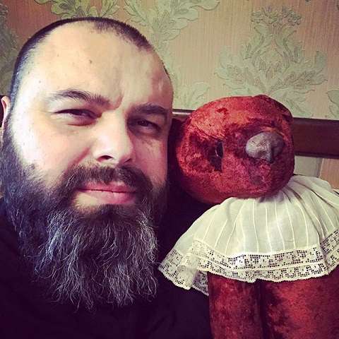 Максим Фадеев с медведем своей мамы