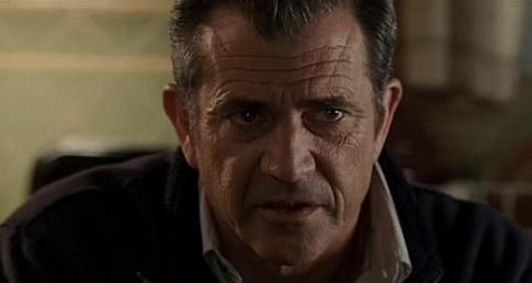 Мел Гибсон избавляется от всего, что связывало его с Оксаной Григорьевой