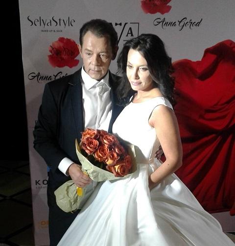 Счастливые Вадим Казаченко и Ирина Аманти принимают поздравления