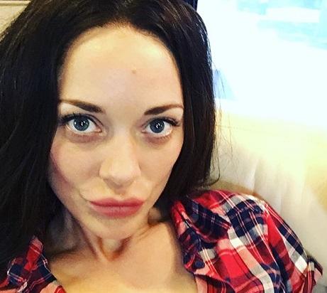 Марион Котийяр сделала себе «утиную» внешность