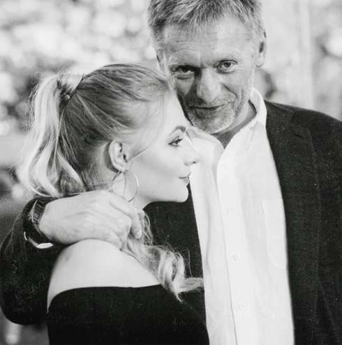 Дмитрий Песков с дочкой Лизой