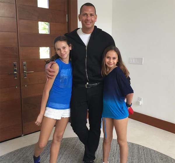 Алекс Родригес с дочерьми