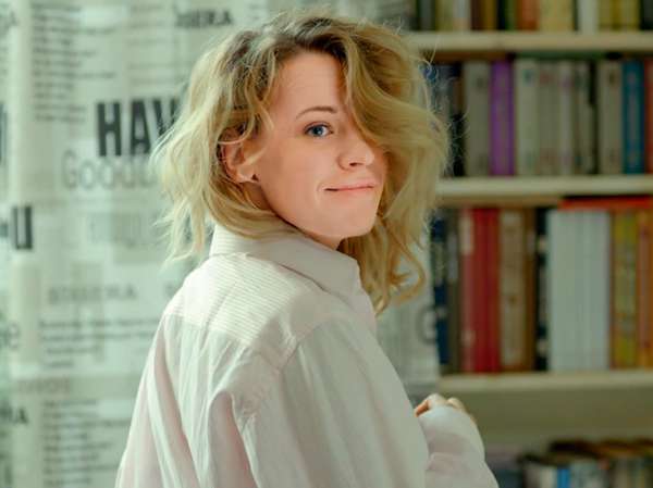 В сериале «Кризис нежного возраста» актриса сыграла роль мамы трудного подростка