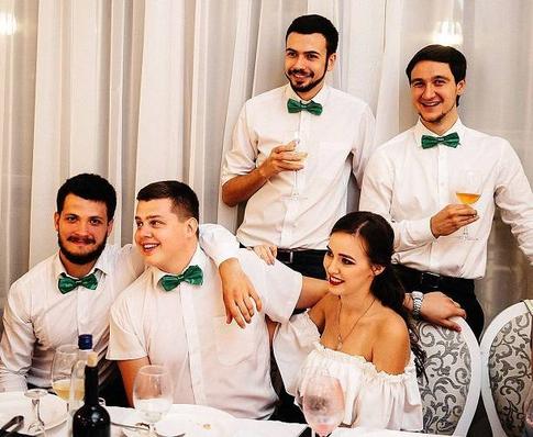 Экс-жених Костенко чистит карму на Гоа