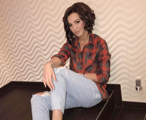 Отец Бузовой обвинил ее в лицемерии