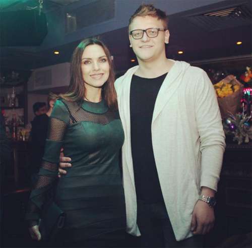 Надя Ручка с женихом Денисом