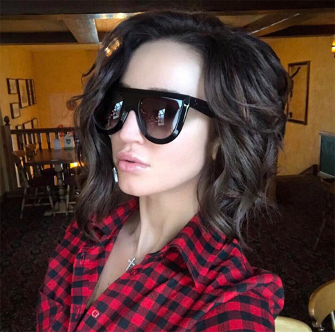 Бузова демонстративно сожгла свадебное платье