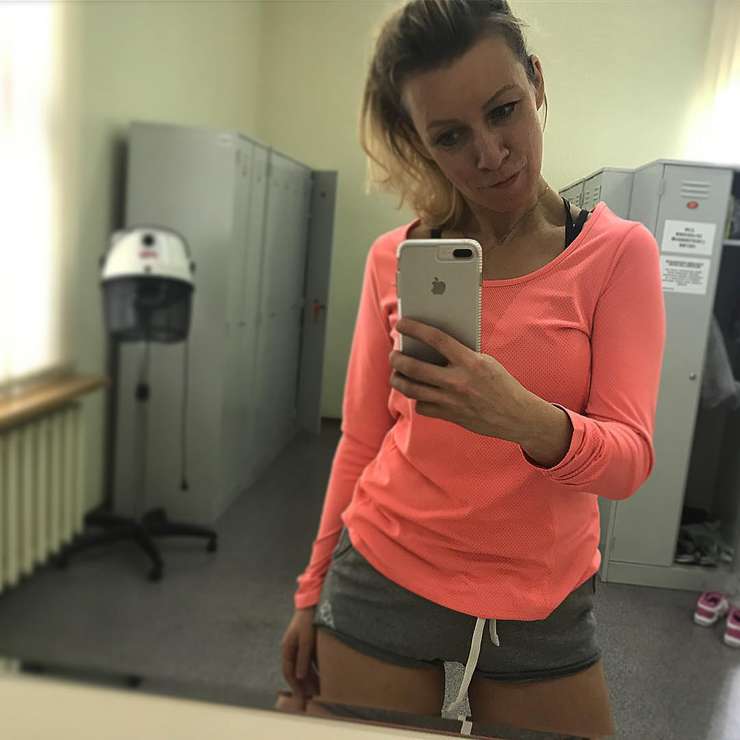 Захарова в спортзале