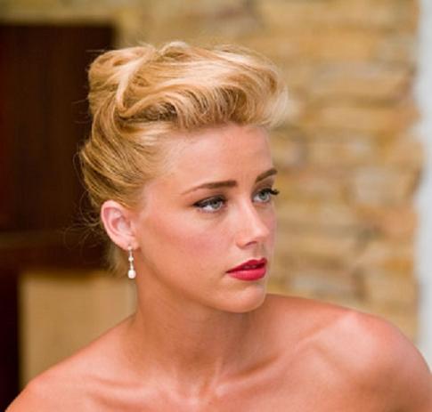 Актрису Эмбер Херд увезли в больницу с церемонии вручения награды Gala after party