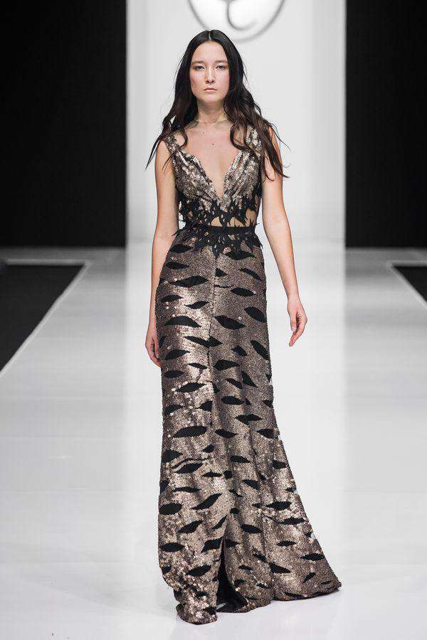 Отлично подойдет бронзовый оттенок