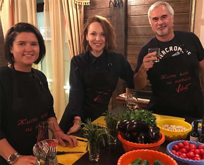 Первое фото ДЖАНАБАЕВой и МЕЛАДЗЕ