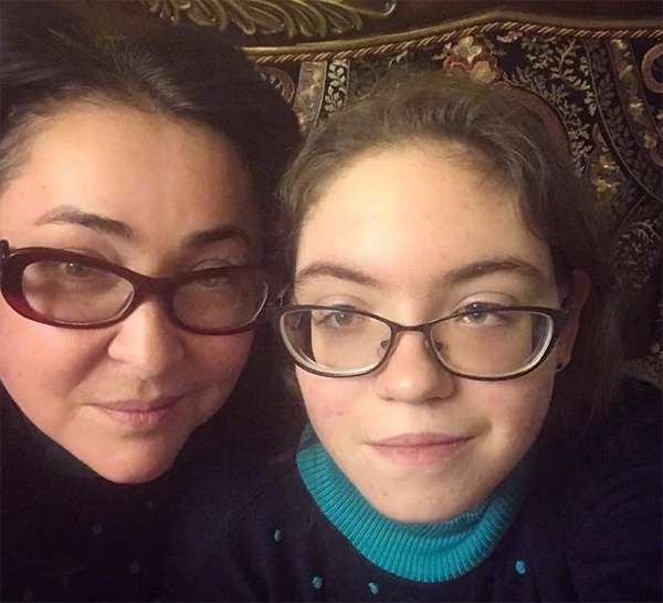 Лолита с дочкой