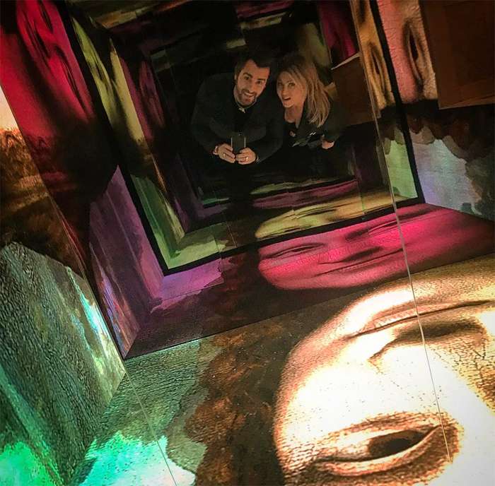 Дженнифер Энистон и Джастин Теру в Лувре
